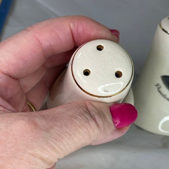 President John F. Kennedy & Wife( Jackie) salt n pepper shakers. - Picture 4 of 7